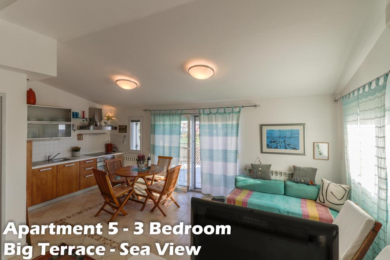 Art Apartments Vrsar Eksteriør bilde